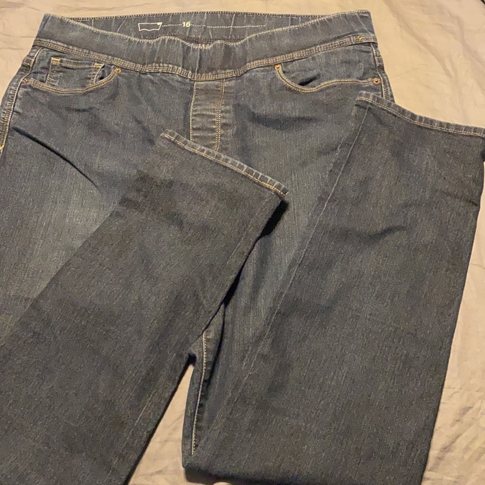 Levi’s dark wash women’s 16 jeggings